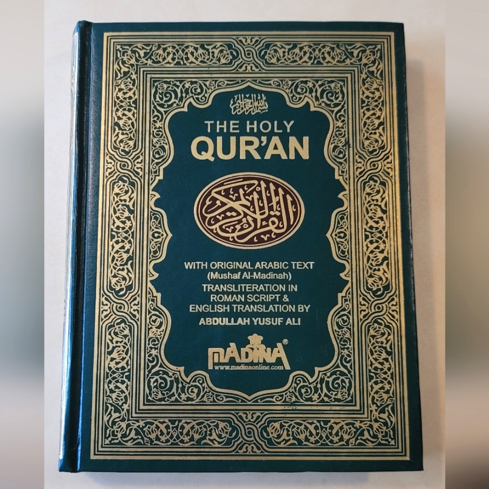 Roman Transliteration of the Holy Quran with Original Arabic Text of Mushaf